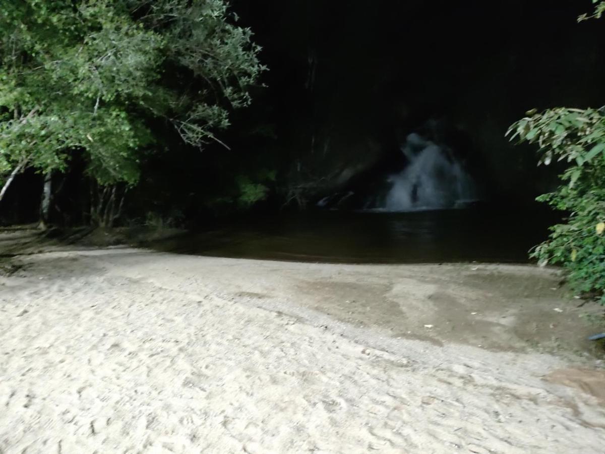 Casa De Campo Banheira, Lareira E Cachoeira بيدرا أزول المظهر الخارجي الصورة